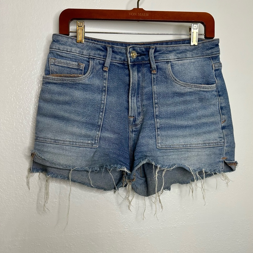 Good American Good Curve High Rise Cutoff Patch Pocket Short 6/28